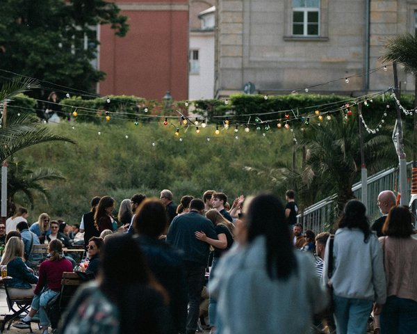 Quels sont les avantages et défis de travailler en tant que consultant en optimisation énergétique?